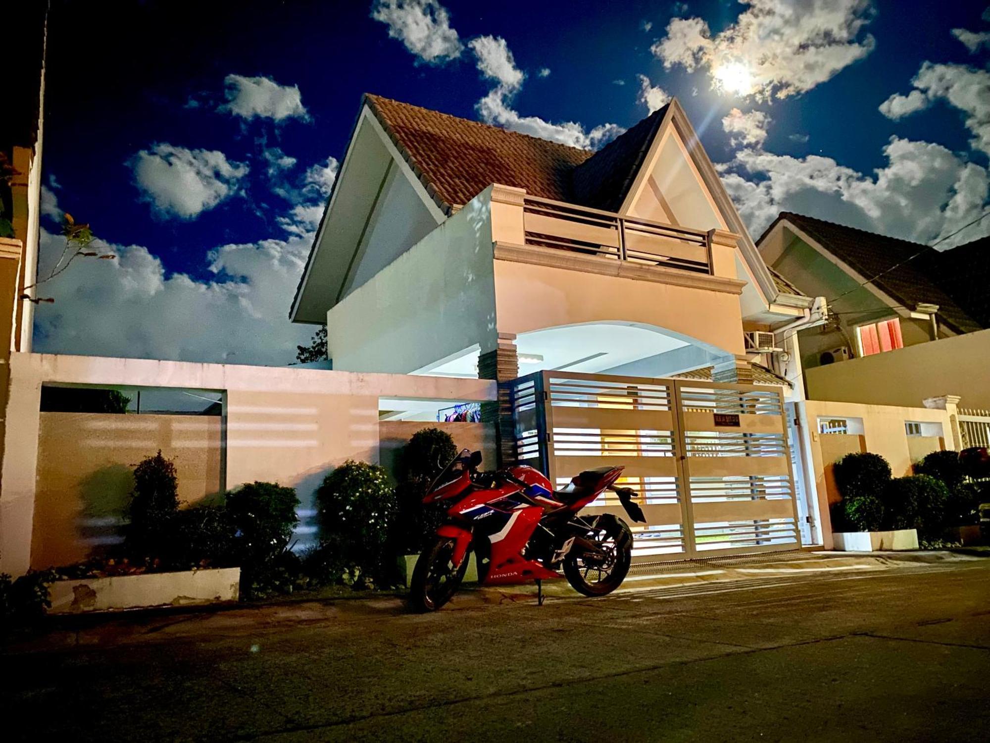 Hillary Timog Park Homes Angeles Eksteriør billede